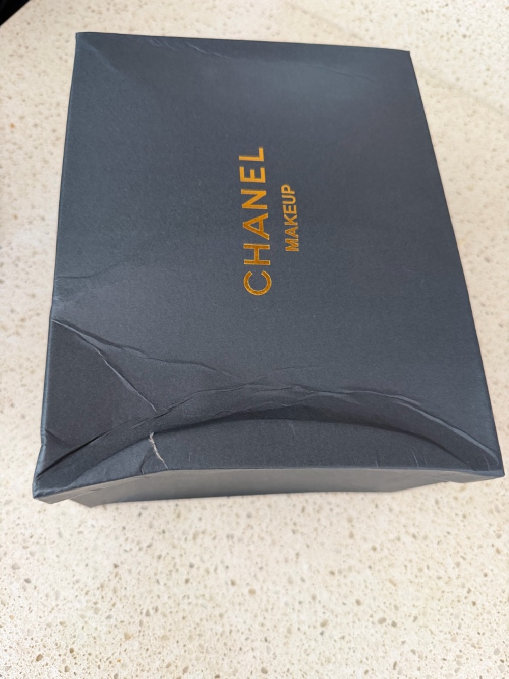 CHANEL MAKEUP BAG GWP - Picture 9 of 10